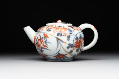 A collection of 22 Japanese Imari wares, 17/19th C.