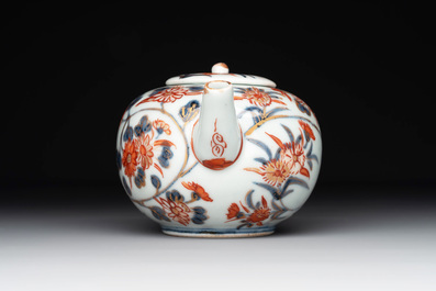 A collection of 22 Japanese Imari wares, 17/19th C.