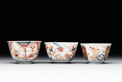 A collection of 22 Japanese Imari wares, 17/19th C.