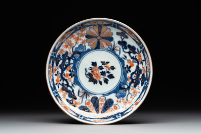 A collection of 22 Japanese Imari wares, 17/19th C.