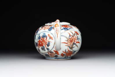 A collection of 22 Japanese Imari wares, 17/19th C.
