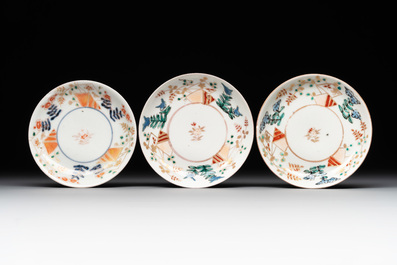 A collection of 22 Japanese Imari wares, 17/19th C.