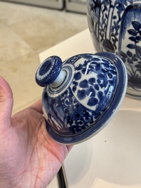 Three Japanese Arita blue and white vases and covers, Edo, 17th C.