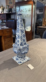A blue and white Dutch Delft obelisk, late 17th C.