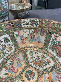 A Chinese Canton famille rose covered vase and two bowls, 19th C.
