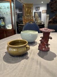 A Chinese ge-type bowl, a lingzhi-shaped flamb&eacute;-glazed vase and an olive-green-glazed censer, 19th C.