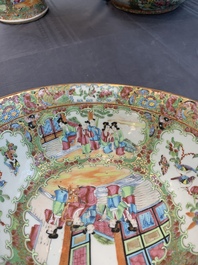 A Chinese Canton famille rose covered vase and two bowls, 19th C.