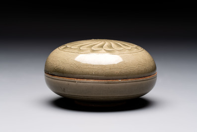 A pair of white-glazed oil lamps, a Longquan celadon vase and Yaozhou celadon box and cover, Ming/Qing