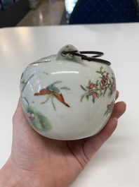 A collection of nine Chinese blue, white and famille rose wares, 18/19th C.