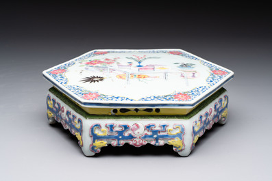 A Chinese famille rose hexagonal stand with antiquities, Yongzheng/Qianlong
