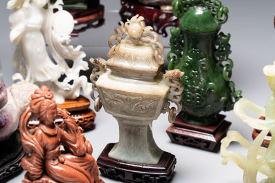 A collection of 26 Chinese jadeite, rock crystal, turquoise, agate and other hardstone carvings, 19/20th C.