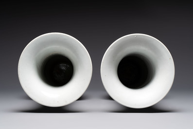 A pair of Chinese famille verte 'yenyen' 'Zhong Kui 鐘馗' vases, 19th C.