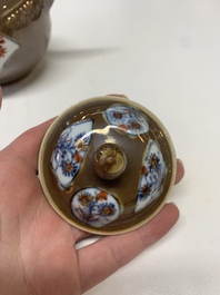 A collection of nine Chinese blue, white and famille rose wares, 18/19th C.