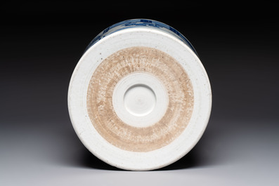 A large Chinese blue and white 'Li Jing Qu Qi 李靖娶妻' brush pot, 19th C.