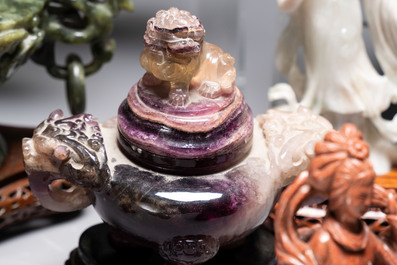A collection of 26 Chinese jadeite, rock crystal, turquoise, agate and other hardstone carvings, 19/20th C.