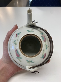 A collection of nine Chinese blue, white and famille rose wares, 18/19th C.