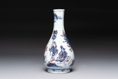 A blue, white and manganese Dutch Delft octagonal chinoiserie bottle vase, 17th C.
