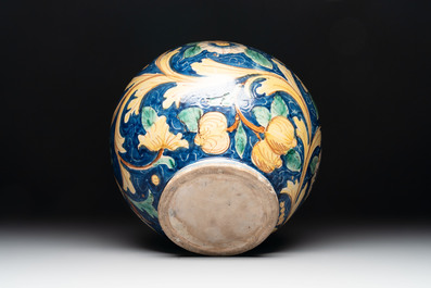 A large polychrome Italian maiolica jar, Caltagirone, 19th C.