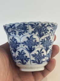 16 Chinese blue and white wares, Ming/Qing