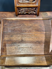 A pair of Chinese wooden 'horseshoe' chairs, 19/20th C.