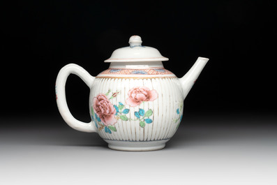 A Chinese famille rose teapot and cover with floral design, Yongzheng/Qianlong