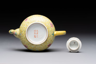 Four Chinese famille rose teapots, Luo Yong Sheng Hao 罗永盛号 mark, 20th C.