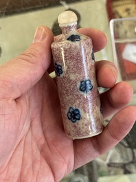 Three Chinese ge-type snuff bottles and a blue, white and ge-type snuff bottle, 19th C.