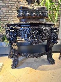 A finely carved Chinese hongmu console table with marble top, Canton, 19th C.