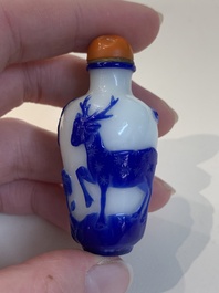 A collection of 14 Peking glass snuff bottles, 19/20th C.