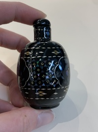 A collection of ten Chinese snuff bottles, 19/20th C.