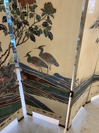 A Chinese polychrome lacquered wooden eight-panel folding screen with a pond scene, 19/20th C.