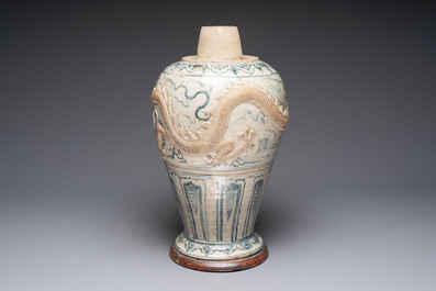 A large Annamese or Vietnamese blue and white inscribed altar vase, 16th C.