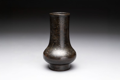 A Chinese bronze vase, 'zhi 觯', Song/Yuan