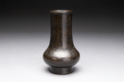 A Chinese bronze vase, 'zhi 觯', Song/Yuan