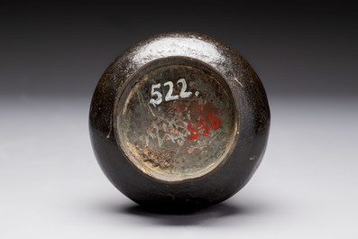 A Chinese bronze vase, 'zhi 觯', Song/Yuan