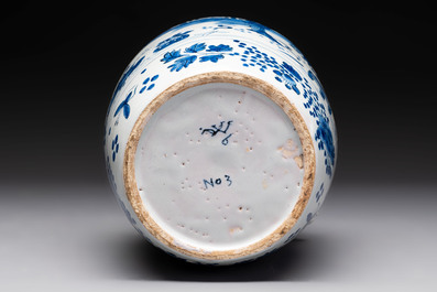 A blue and white Dutch Delft chinoiserie vase, 18th C.