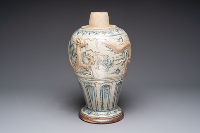 A large Annamese or Vietnamese blue and white inscribed altar vase, 16th C.