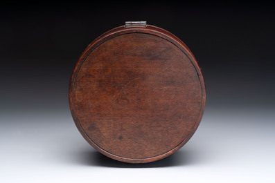 A Chinese hardstone and mother-of-pearl embellished huangli box, 19th C.