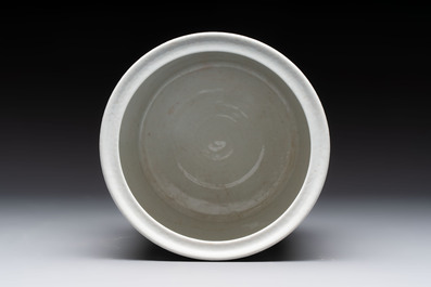 A Chinese qianjiang cai plaque and a brush pot, signed Deng Bizhao 鄧必昭 and Xu Zhongnan 徐仲南, dated 1941