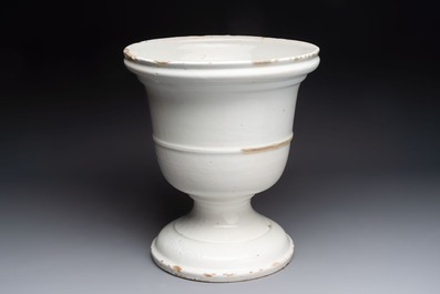 A large white Dutch Delft garden vase, late 17th/early 18th C.