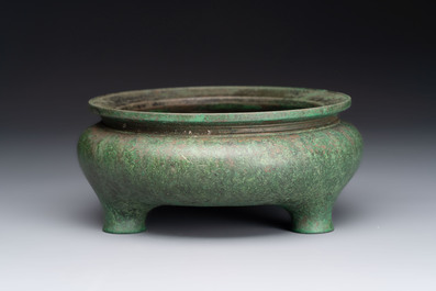 A Chinese bronze tripod censer, Nei Tan Jiao She 内坛郊社 and Qing Qian Gong 清乾宫 mark, 18/19th C.