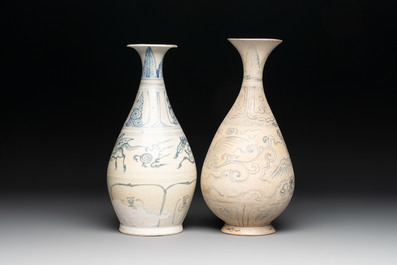 Two Annamese or Vietnamese blue and white pear-shaped bottle vases, 15th C.