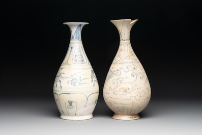 Two Annamese or Vietnamese blue and white pear-shaped bottle vases, 15th C.
