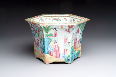A Chinese Canton famille rose hexagonal jardini&egrave;re and stand, 19th C.