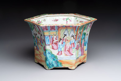 A Chinese Canton famille rose hexagonal jardini&egrave;re and stand, 19th C.