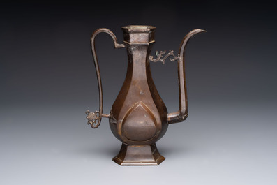 A Chinese bronze vase and ewer, and a Japanese vase, 18/19th C.