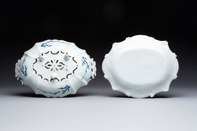 A blue and white Dutch Delft strainer and stand, 18th C.