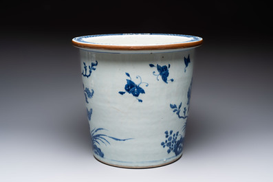 A Chinese blue and white jardini&egrave;re with floral design, Qianlong