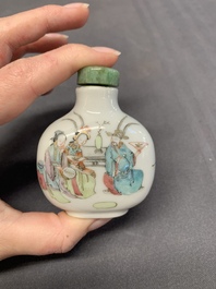 Three Chinese famille rose snuff bottles with figural design, Zhengde mark, 19th C.