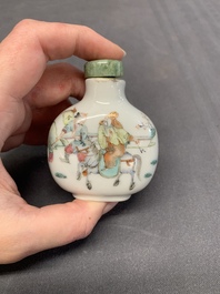 Three Chinese famille rose snuff bottles with figural design, Zhengde mark, 19th C.